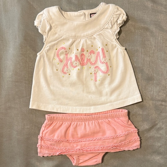 Juicy Couture White and Pink Baby Outfit - Picture 1 of 5